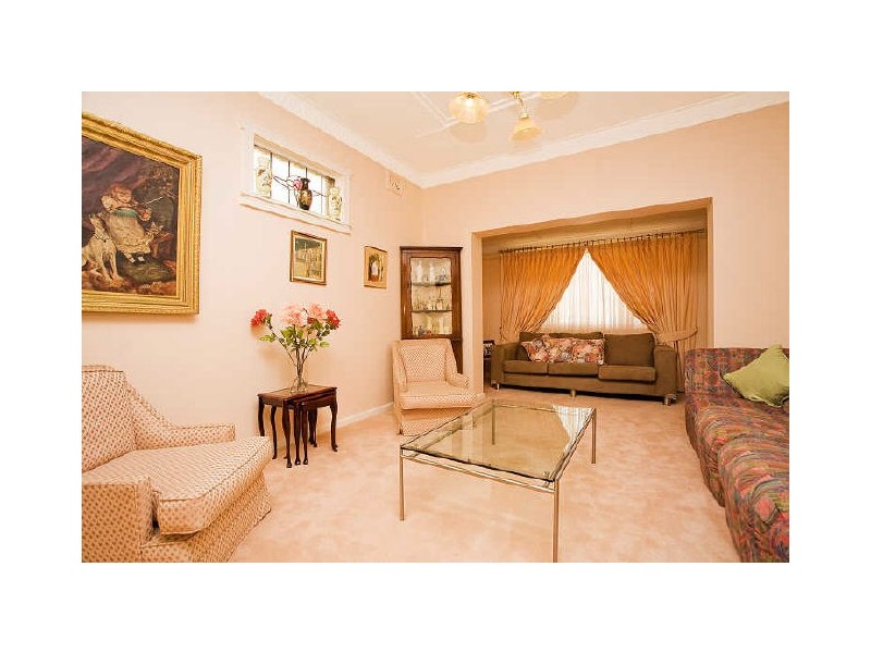 6 MUTCH AVENUE, Kyeemagh NSW 2216