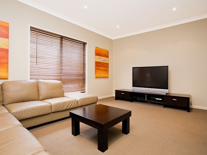 33 CAROMA AVENUE, Kyeemagh NSW 2216