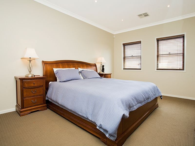 33 CAROMA AVENUE, Kyeemagh NSW 2216