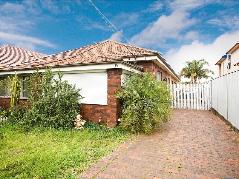 35 READING ROAD, Brighton-le-sands NSW 2216