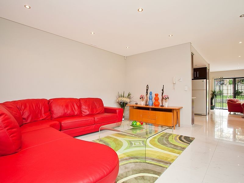 18A LYLE STREET, Hurstville NSW 2220