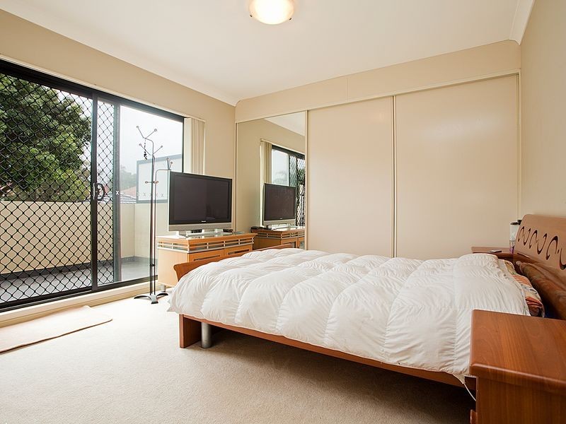 18A LYLE STREET, Hurstville NSW 2220