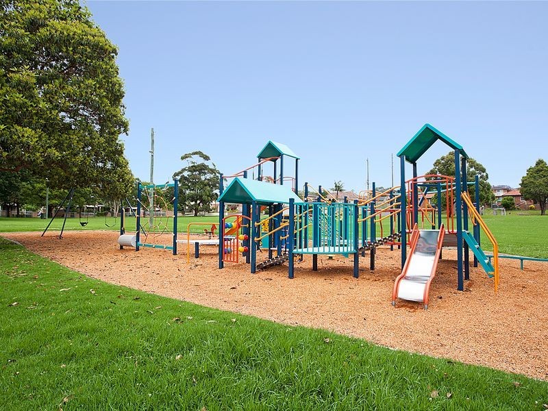 18A LYLE STREET, Hurstville NSW 2220