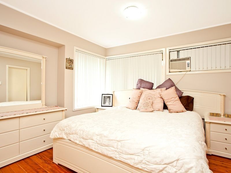 18A MOATE AVENUE, Brighton-le-sands NSW 2216