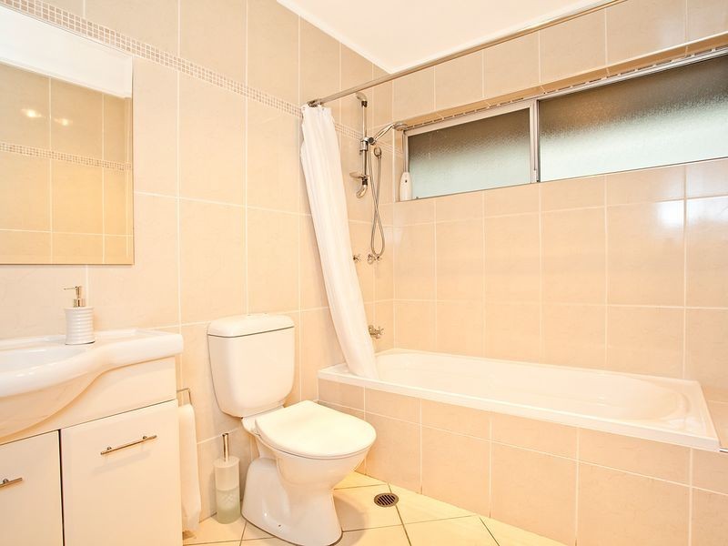 18A MOATE AVENUE, Brighton-le-sands NSW 2216