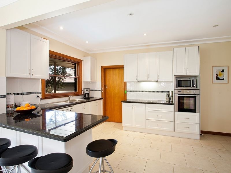 31 WATERSIDE PARADE, Peakhurst Heights NSW 2210