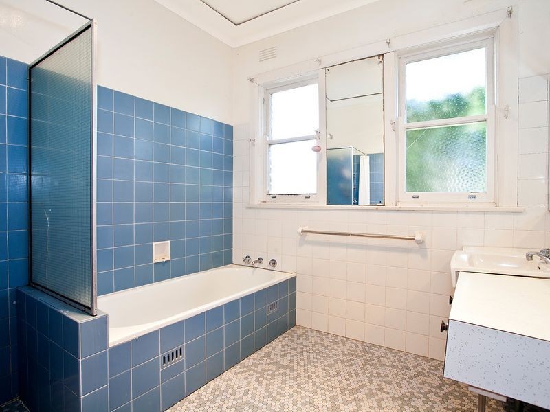 31 WATERSIDE PARADE, Peakhurst Heights NSW 2210