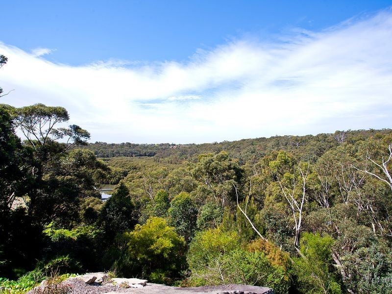 31 WATERSIDE PARADE, Peakhurst Heights NSW 2210