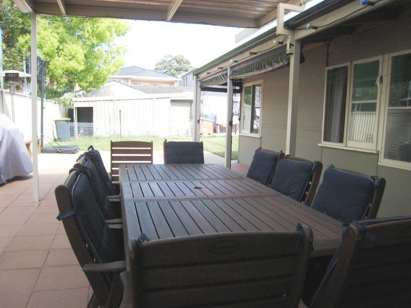 9 FRANCIS AVENUE, Carlton NSW 2218