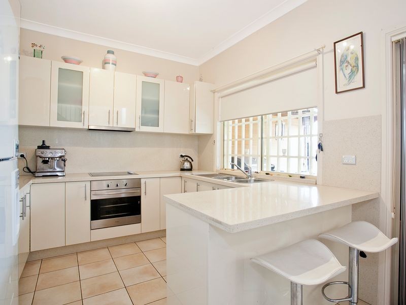 27 ARCHBALD AVENUE, Brighton-le-sands NSW 2216