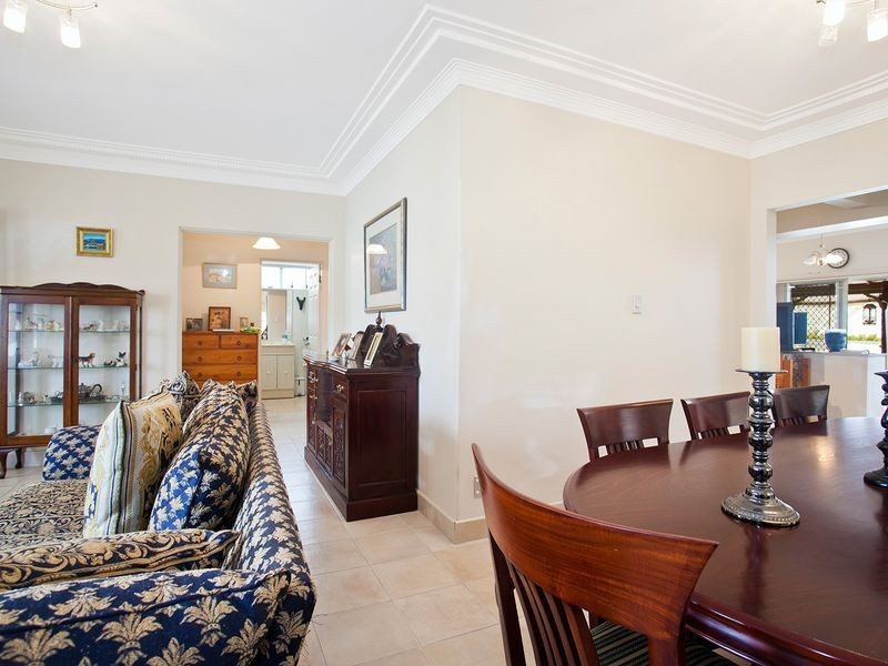 27 ARCHBALD AVENUE, Brighton-le-sands NSW 2216