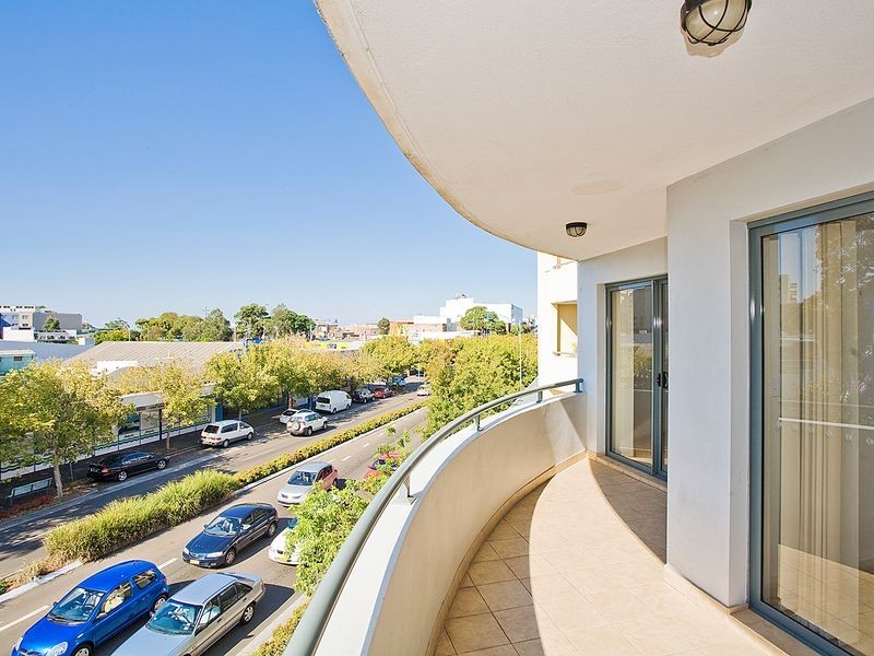 12/52 PRESIDENT AVENUE, Caringbah NSW 2229