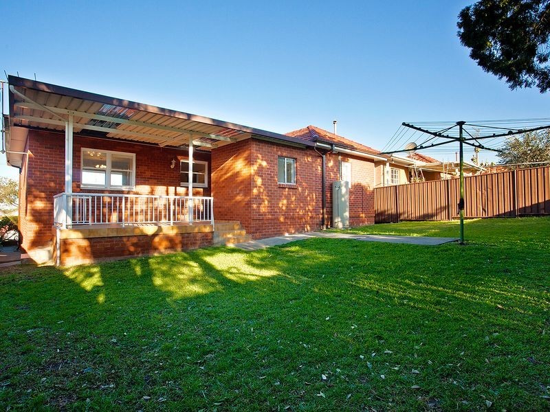 7 TRAYNOR AVENUE, Kogarah NSW 2217