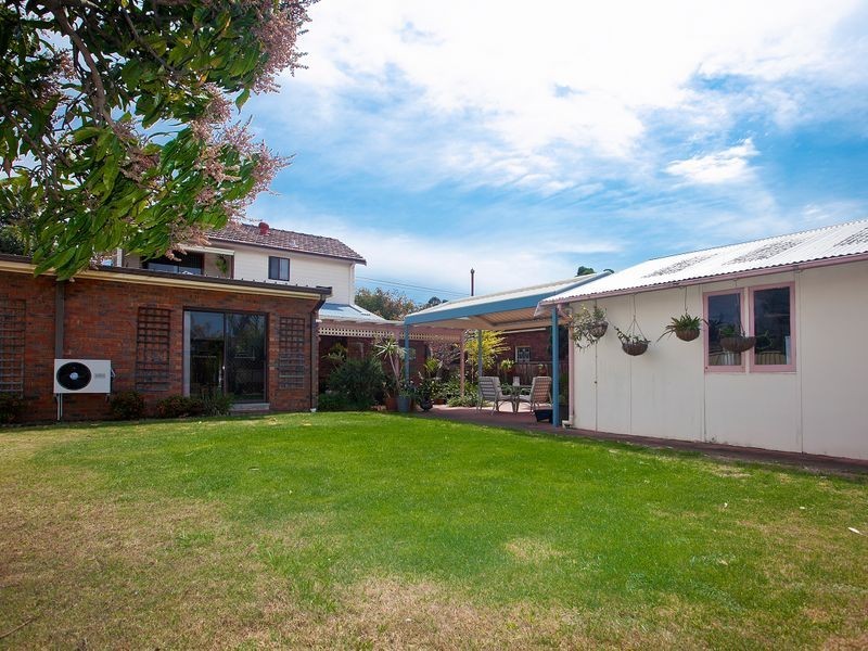 11 FRANCIS AVENUE, Brighton-le-sands NSW 2216