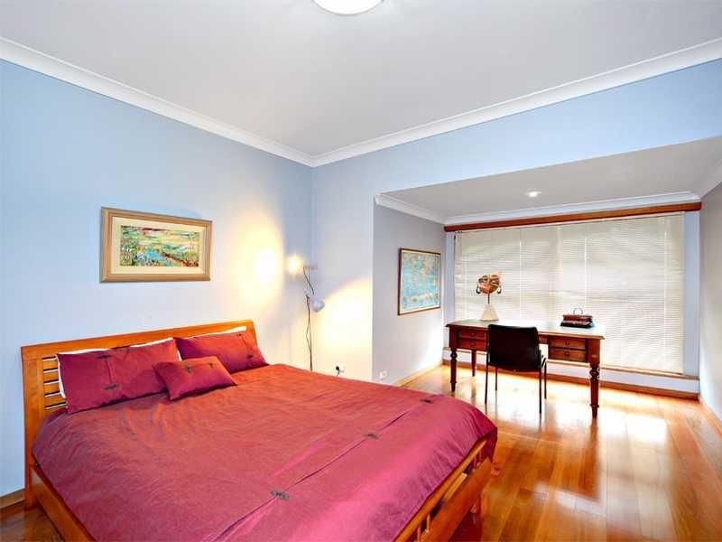 11 FRANCIS AVENUE, Brighton-le-sands NSW 2216