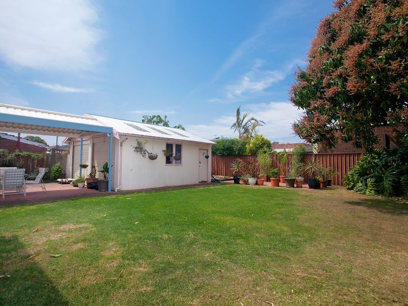 11 FRANCIS AVENUE, Brighton-le-sands NSW 2216