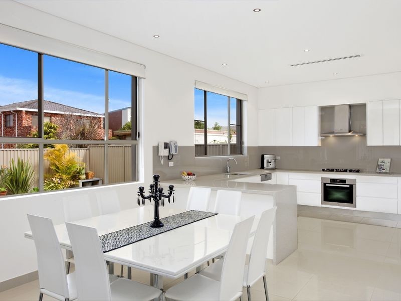 24 HENSON STREET, Brighton-le-sands NSW 2216