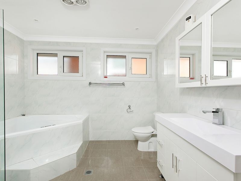 13 CHESTNUT DRIVE, Banksia NSW 2216