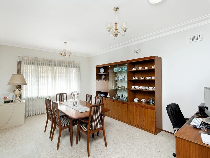 5 LYNWEN CRESCENT, Banksia NSW 2216