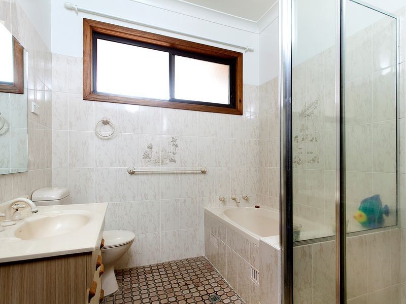 5 LYNWEN CRESCENT, Banksia NSW 2216