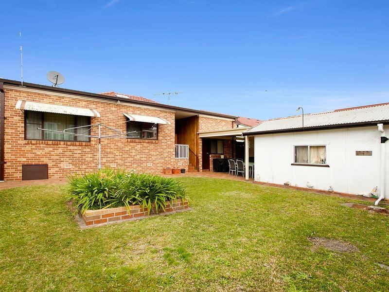5 LYNWEN CRESCENT, Banksia NSW 2216