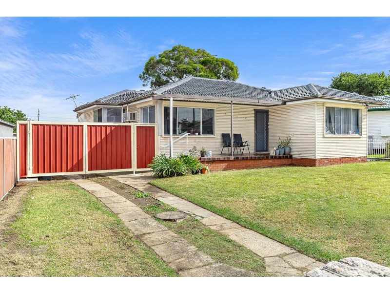 2 Dyson Street, Fairfield West NSW 2165