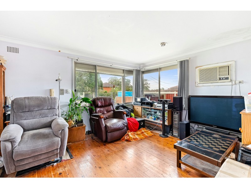 2 Dyson Street, Fairfield West NSW 2165