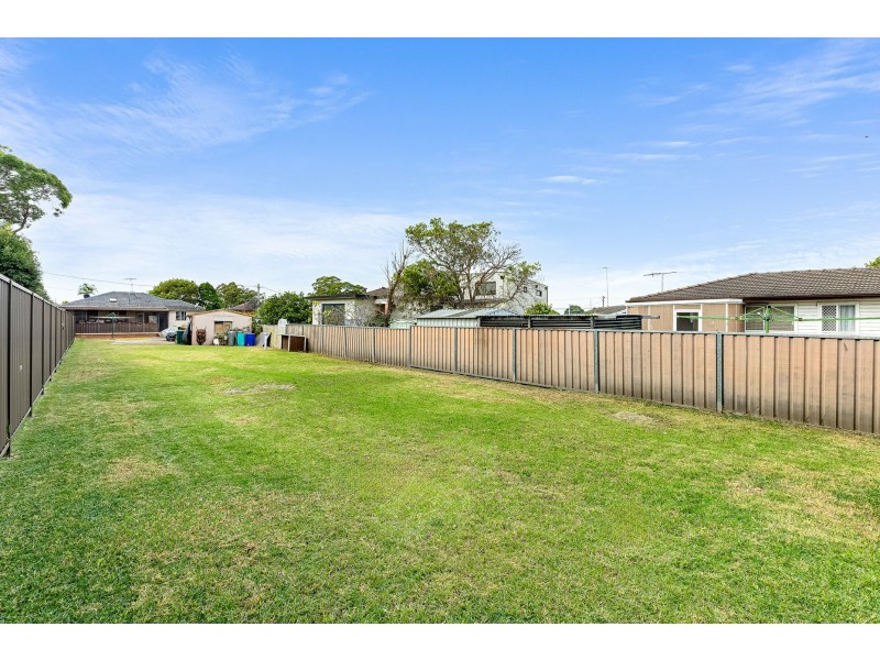 2 Dyson Street, Fairfield West NSW 2165