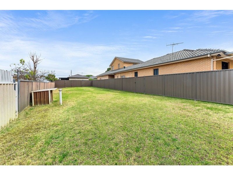 2 Dyson Street, Fairfield West NSW 2165