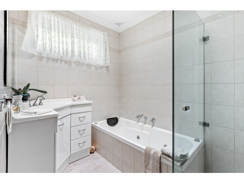 8 Lapis Crescent, Bardwell Valley NSW 2207