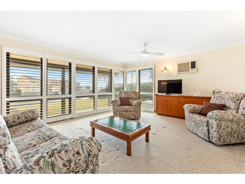 61 Hawkesbury Esp, Sylvania Waters NSW 2224