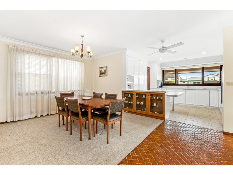 61 Hawkesbury Esp, Sylvania Waters NSW 2224