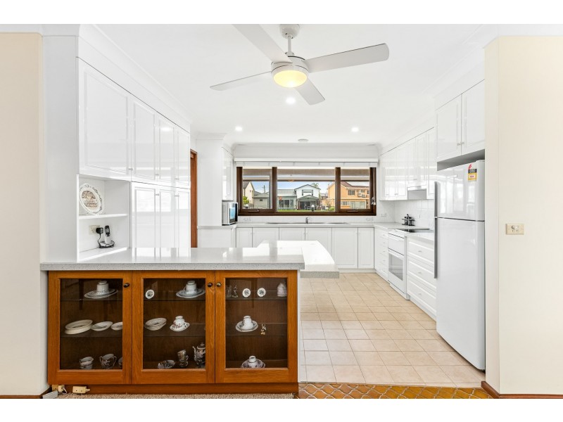 61 Hawkesbury Esp, Sylvania Waters NSW 2224
