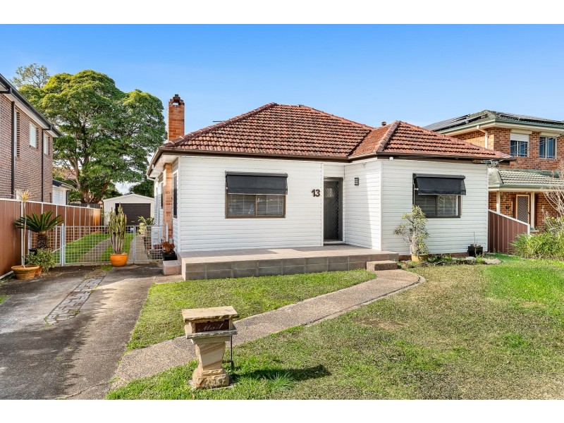 13 Beaconsfield Road, Mortdale NSW 2223