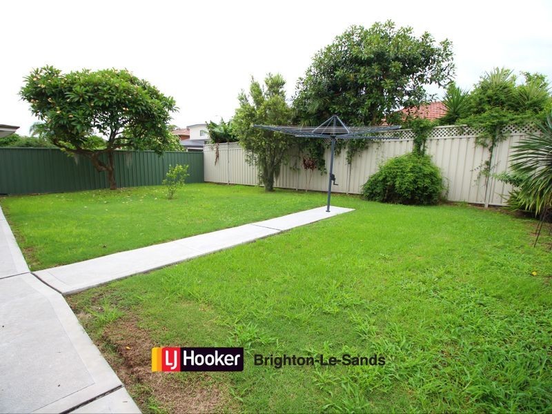 13 Moorefield Avenue, Kogarah NSW 2217