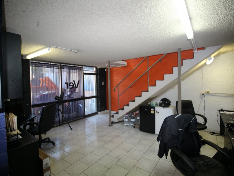 1/48 Garema Circuit, Kingsgrove NSW 2208