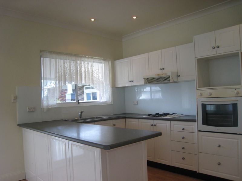 1A ROSLYN AVE, Brighton-le-sands NSW 2216