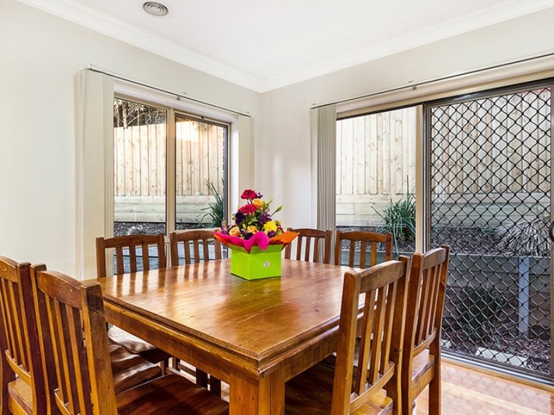 4/4-6 Cambridge Road, Mooroolbark VIC 3138