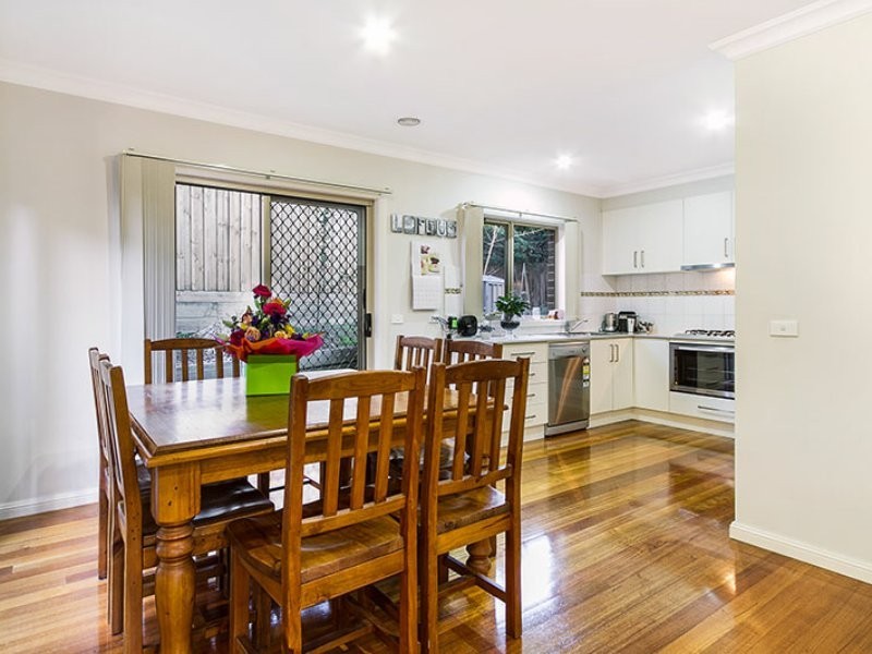 4/4-6 Cambridge Road, Mooroolbark VIC 3138