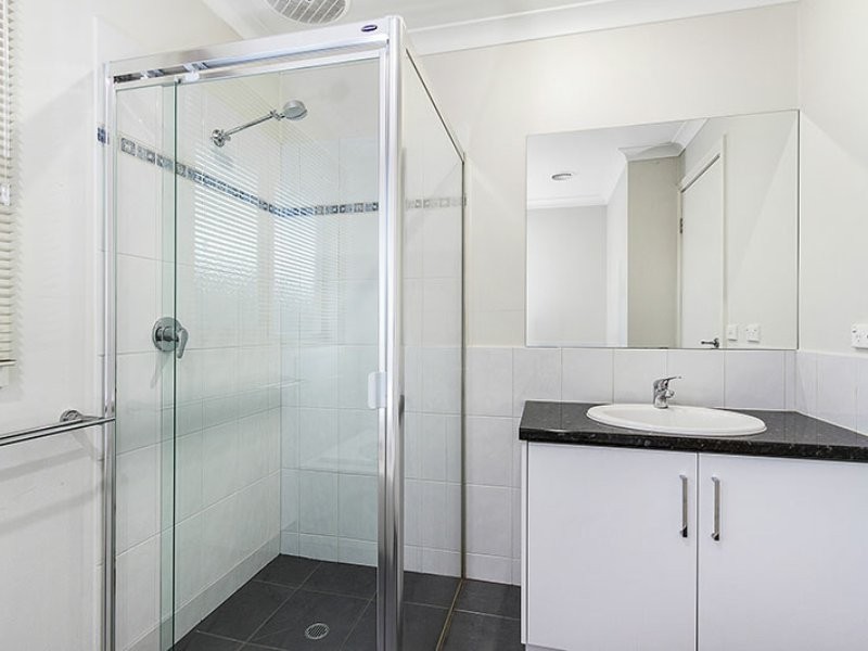 4/4-6 Cambridge Road, Mooroolbark VIC 3138