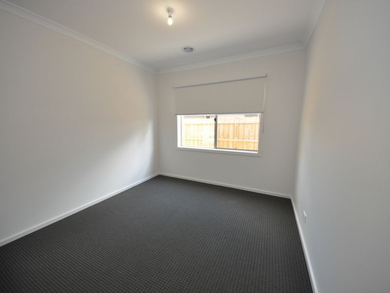 13 Cutts Avenue, Croydon VIC 3136