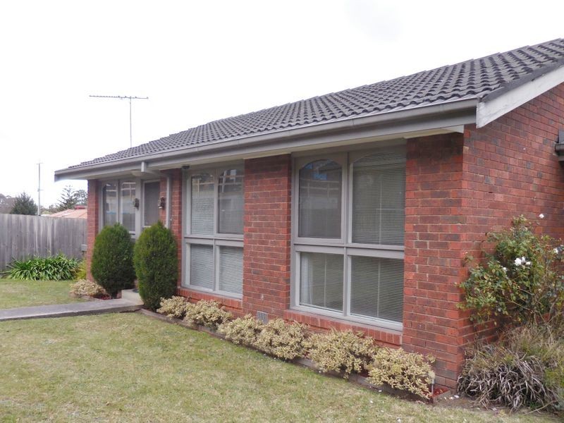 8/16-18 Landale Avenue, Croydon VIC 3136