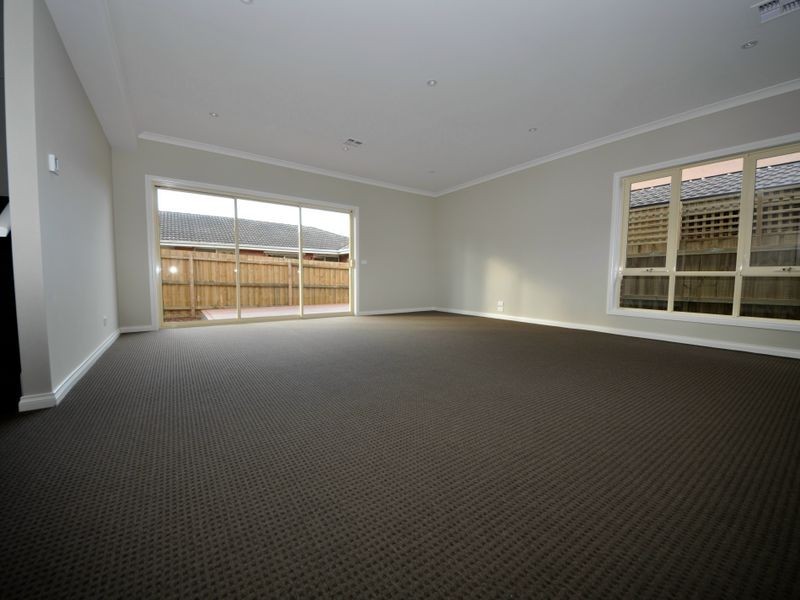 Unit 8/48 Lusher Road, Croydon VIC 3136