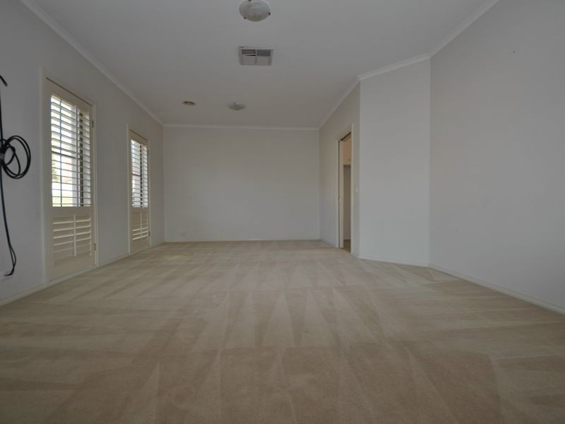 24 Arlington Walk, Vermont VIC 3133