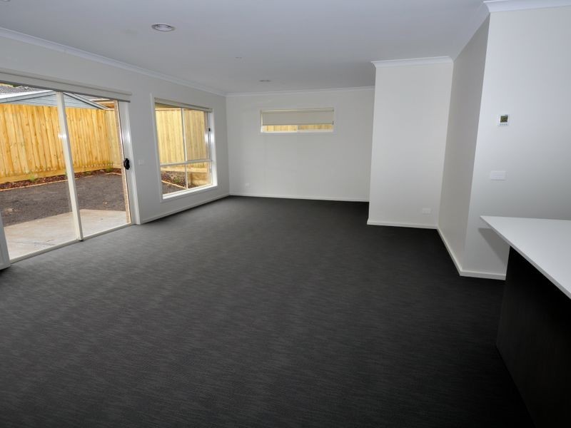 39 Tanika Circuit, Croydon VIC 3136