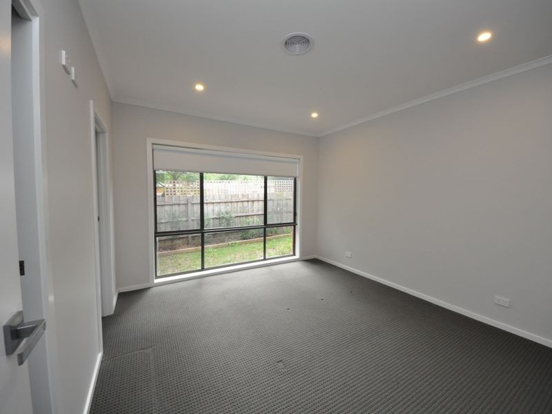 25 Durham Road, Kilsyth VIC 3137