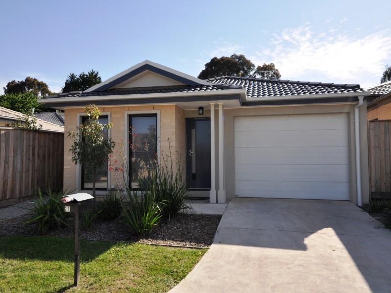 21 White Flats Terrace, Croydon VIC 3136