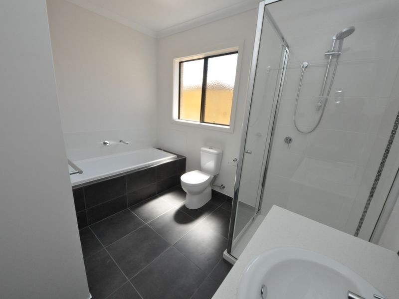 21 White Flats Terrace, Croydon VIC 3136