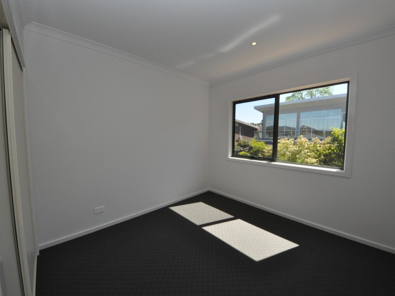 14 Yellowgum Crescent (1-5 Centra, Mooroolbark VIC 3138