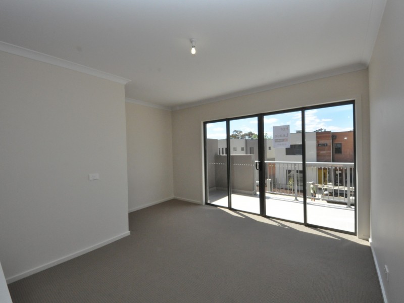 12 Yellowgum Crescent (1-5 Centra, Mooroolbark VIC 3138